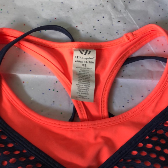 Champion - Picture 4 of 4